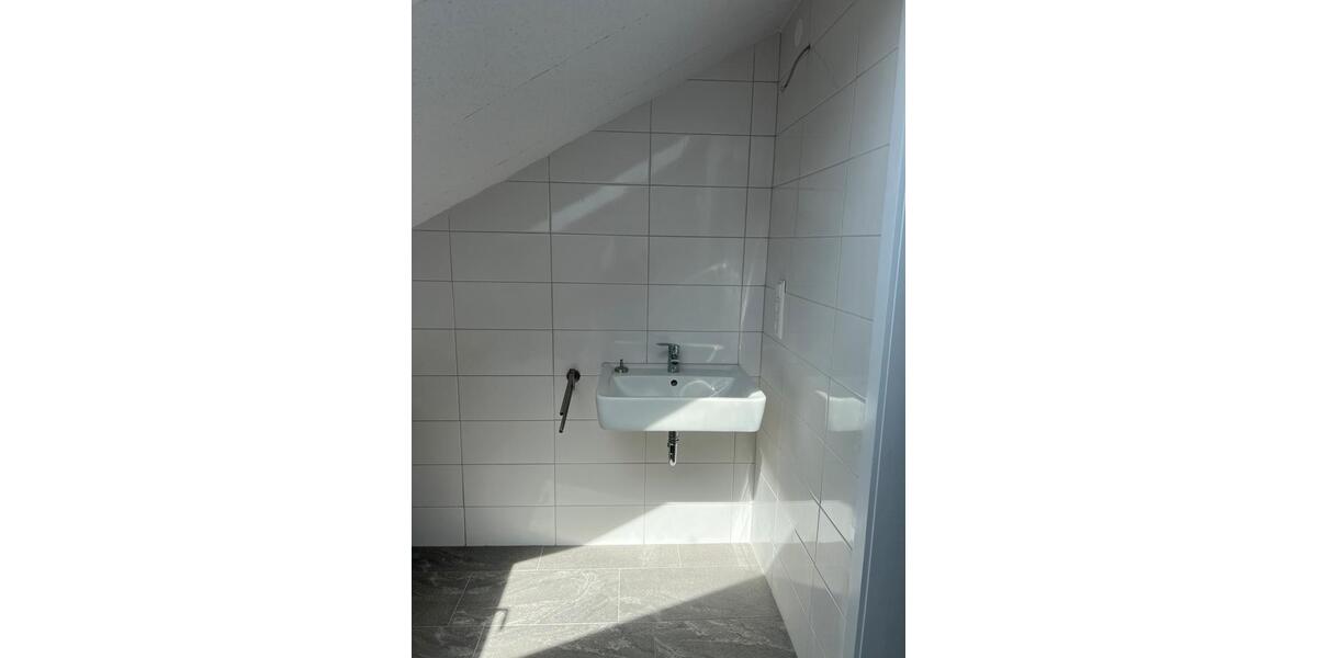 Doppelhaushälfte Oberstenfeld - 8 Zimmer, 170 m&sup2;, 1.700&euro; | Angebot:26354040