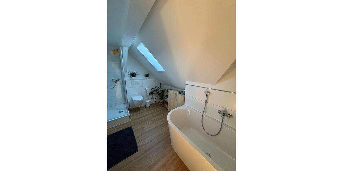 Dachgeschoßwohnung Bielefeld Mitte - 3 Zimmer, 85 m&sup2;, 1.200&euro; | Angebot:26272874