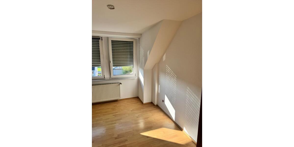 Dachgeschoßwohnung Konz - 4 Zimmer, 85 m&sup2;, 1.050&euro; | Angebot:26323508