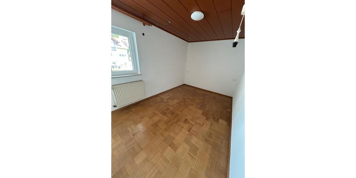 Etagenwohnung Backnang - 3.5 Zimmer, 75 m&sup2;, 1.250&euro; | Angebot:26610999