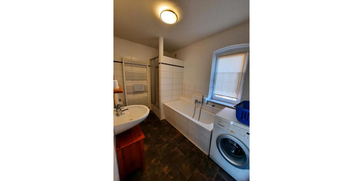 Wohnen auf Zeit Glauchau - 4 Zimmer, 100 m&sup2;, 340&euro; | Angebot:13740287