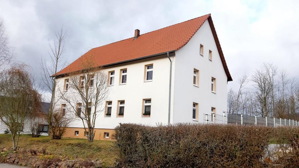 Gemütliche 3-Raum-Wohnung im 1. Obergeschoss zu vermieten.