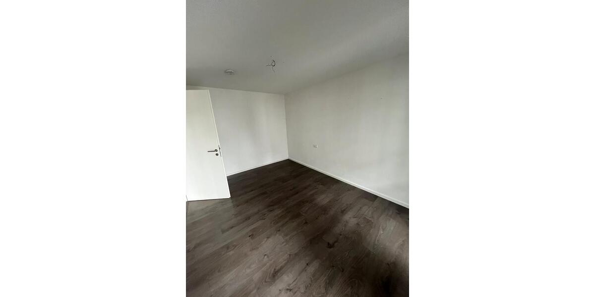 Erdgeschoßwohnung Villingen-Schwenningen Schwenningen - 3 Zimmer, 74 m&sup2;, 1.195&euro; | Angebot:25053801
