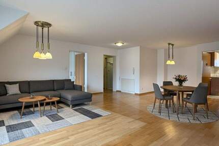 Wohnung Sindelfingen Mitte - 2 Zimmer, 87 m&sup2;, 1.400&euro; | Angebot:24775668