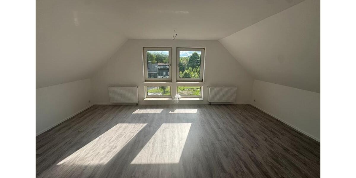 Dachgeschoßwohnung Kreuztal - 5 Zimmer, 70 m&sup2;, 750&euro; | Angebot:25053451