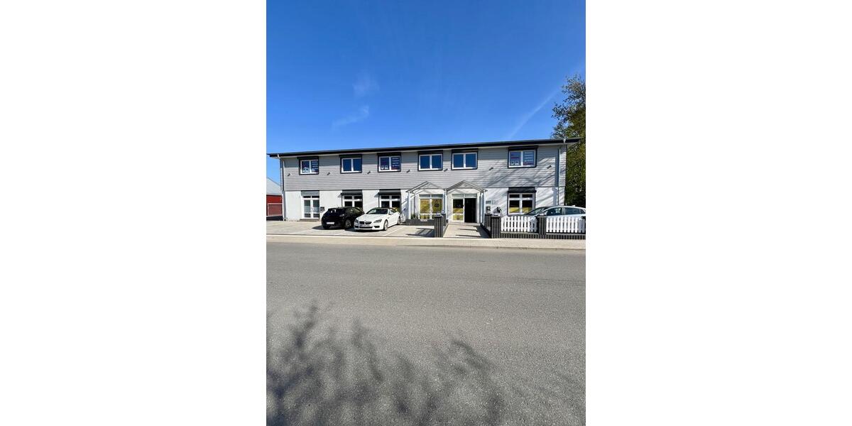 Gewerbefläche , Büroräume , Praxisräume 150 m² in TOP LAGE im Gewerbegebiet Oldenburg i.H. zimmer