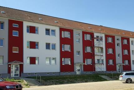 3-RaumWohnung mit Balkon auf dem Land