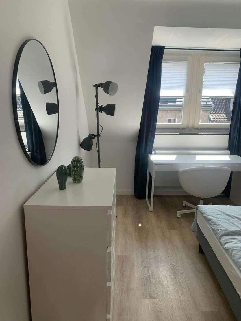 WG-Zimmer in Düsseldorf 899 € 20 m² zimmer