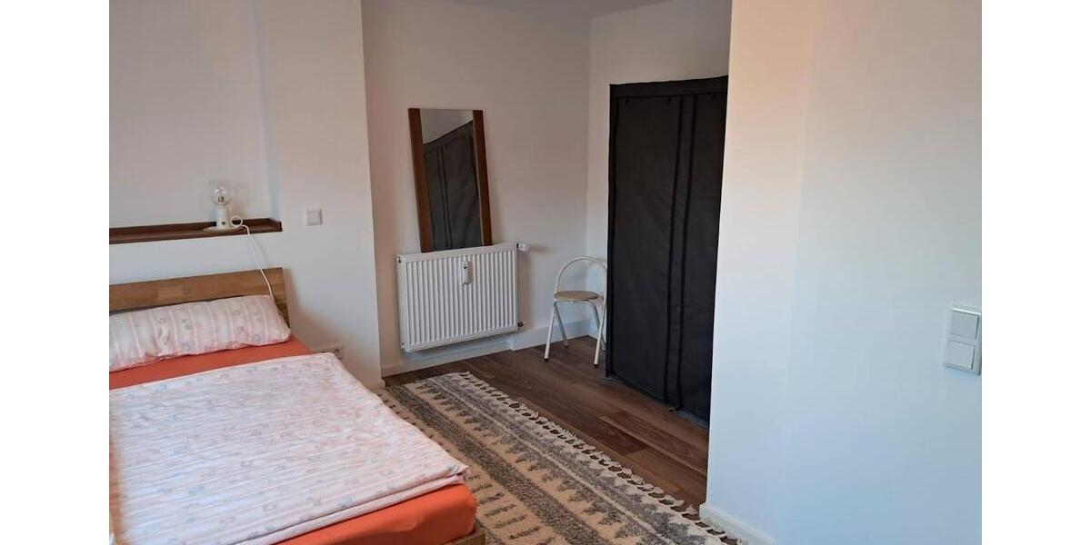 Dachgeschoßwohnung Duisburg Hamborn - 2 Zimmer, 82 m&sup2;, 758&euro; | Angebot:26562111
