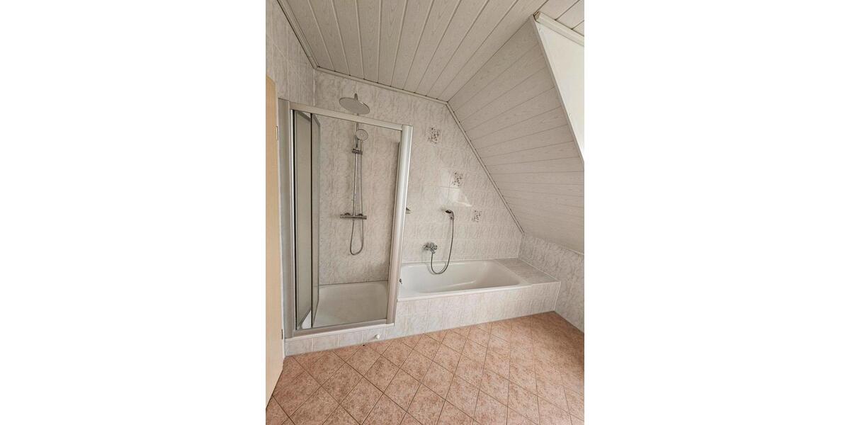 Etagenwohnung Grettstadt - 3.5 Zimmer, 95 m&sup2;, 1.000&euro; | Angebot:26648200