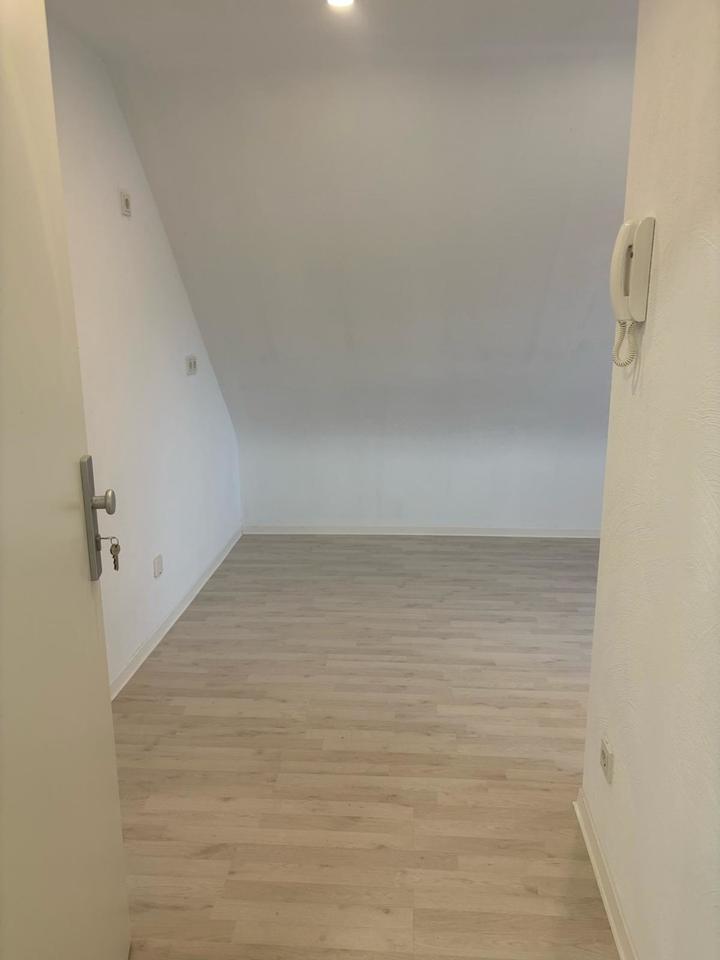 + + + SANIERTE 1 ZKB WOHNUNG DG FURPACH + + + zimmer