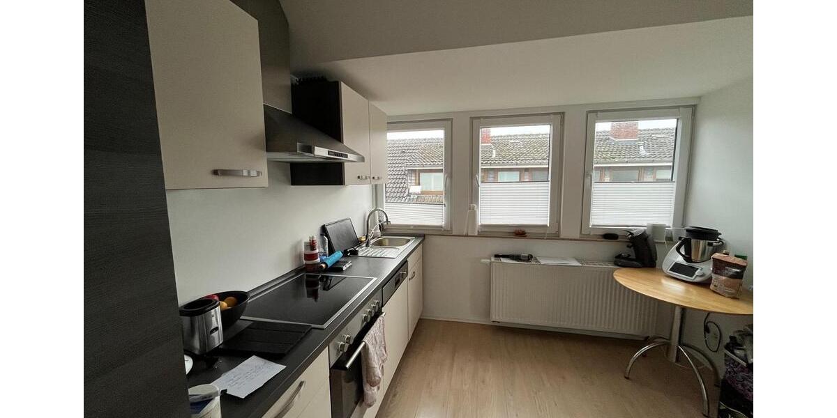 Dachgeschoßwohnung Oldenburg Eversten - 3.5 Zimmer, 82 m&sup2;, 1.500&euro; | Angebot:25633541