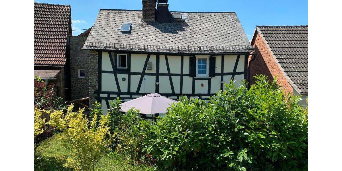 Einfamilienhaus Schmitten im Taunus - 8 Zimmer, 160 m&sup2;, 1.750&euro; | Angebot:26444370