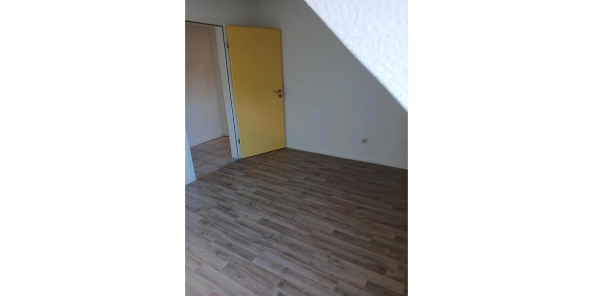 Dachgeschoßwohnung Hohenroth - 2.5 Zimmer, 98 m&sup2;, 620&euro; | Angebot:26515790