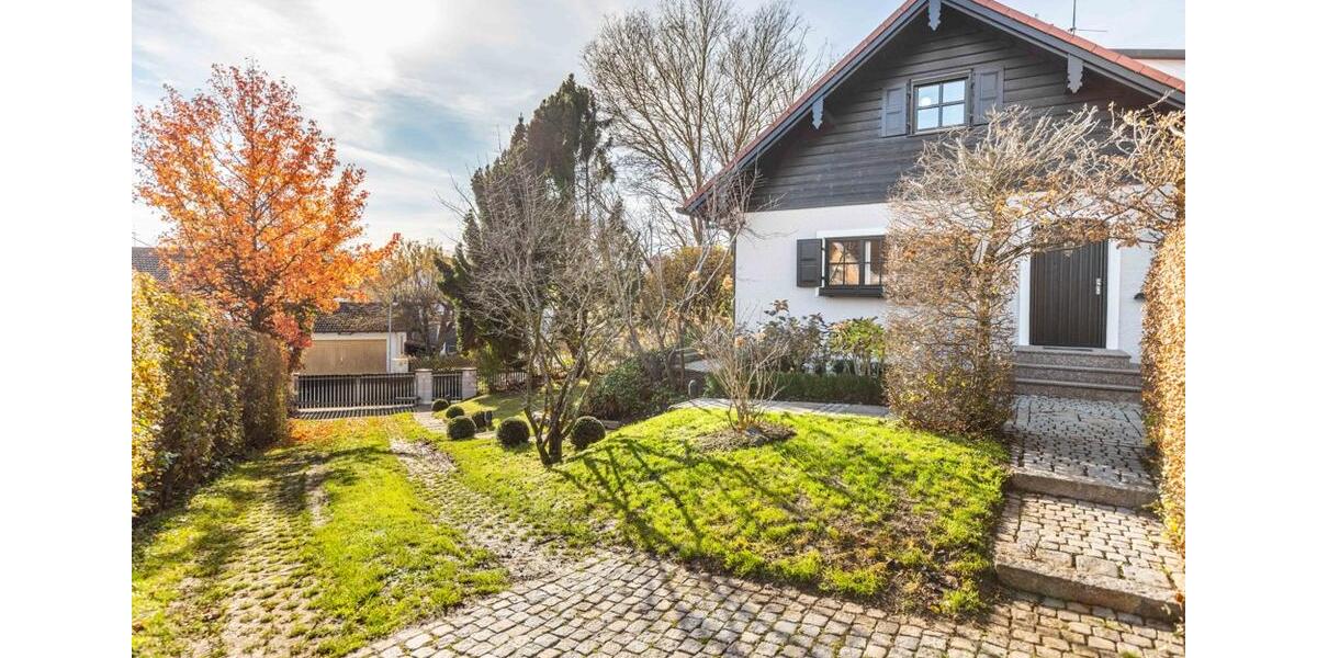 Exklusives, liebevoll modernisiertes Landhaus auf idyllischem, eingewachsenem Grundstück mit 800 m² 5 zimmer