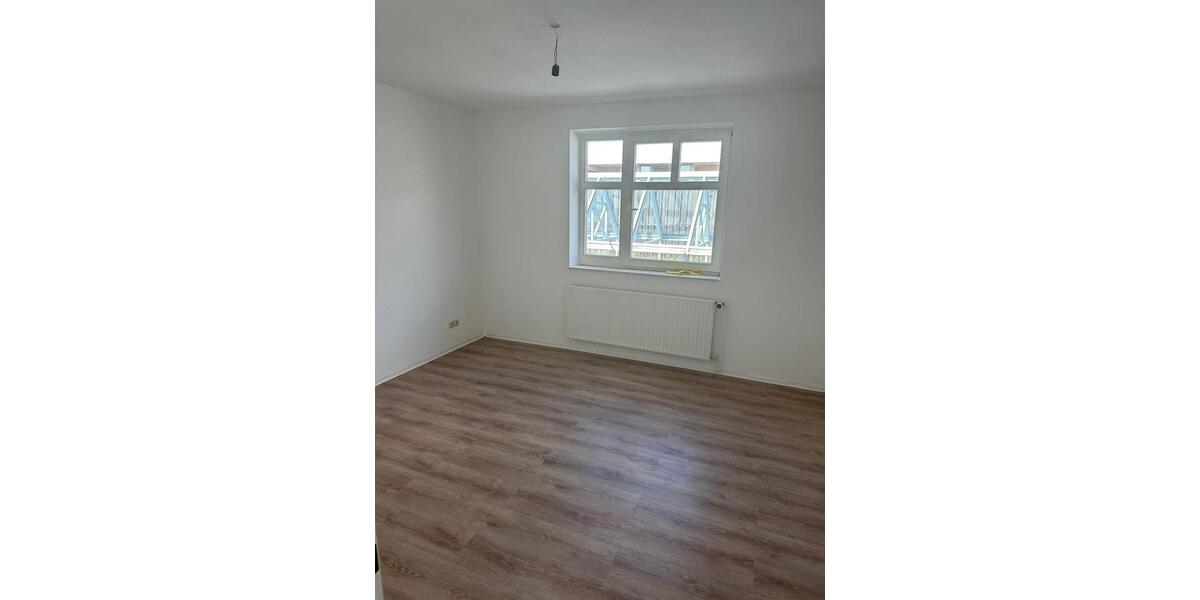 Dachgeschoßwohnung Zetel - 3 Zimmer, 80 m&sup2;, 640&euro; | Angebot:18820300