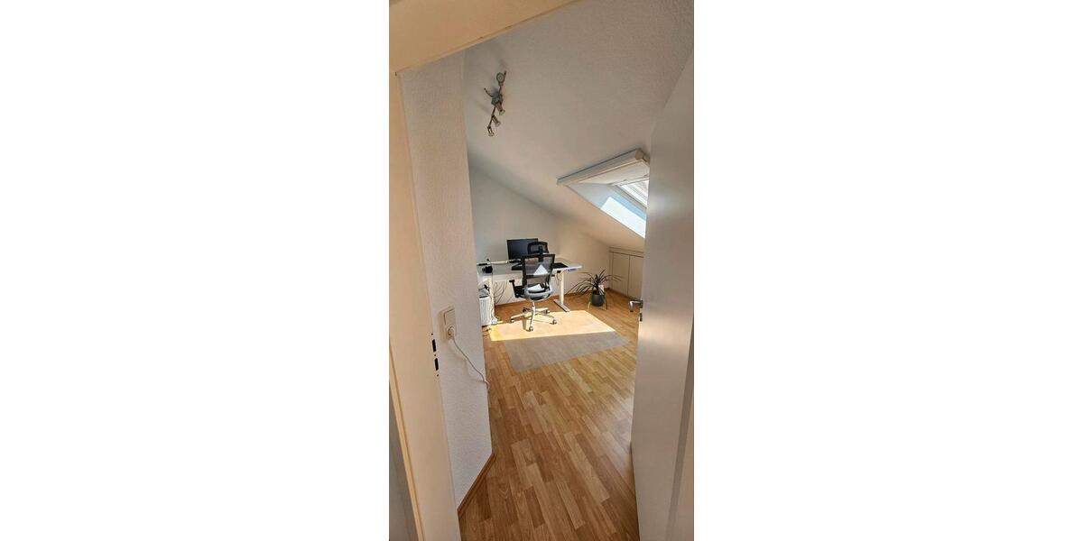 Dachgeschoßwohnung Püttlingen - 3 Zimmer, 100 m&sup2;, 850&euro; | Angebot:26034285