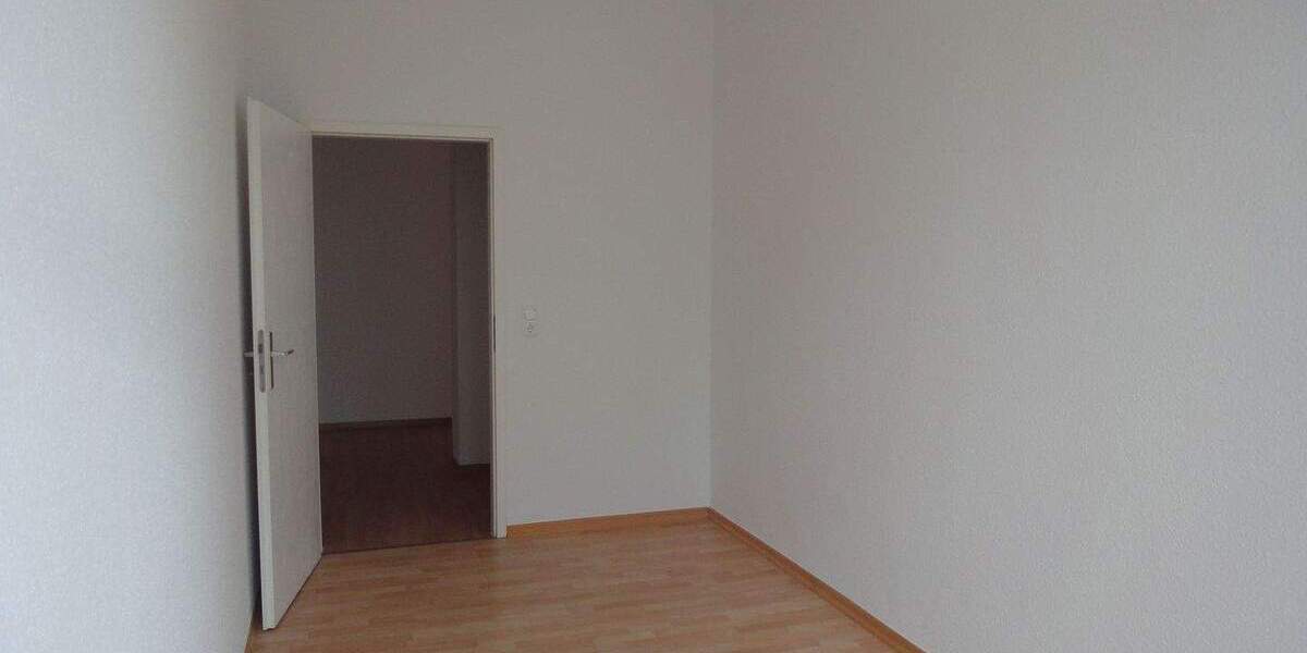 Etagenwohnung Dessau-Roßlau Innenstadt - 4 Zimmer, 121 m&sup2;, 800&euro; | Angebot:25926545