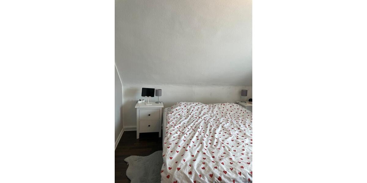 Dachgeschoßwohnung Langenhagen - 3 Zimmer, 65 m&sup2;, 900&euro; | Angebot:26638137