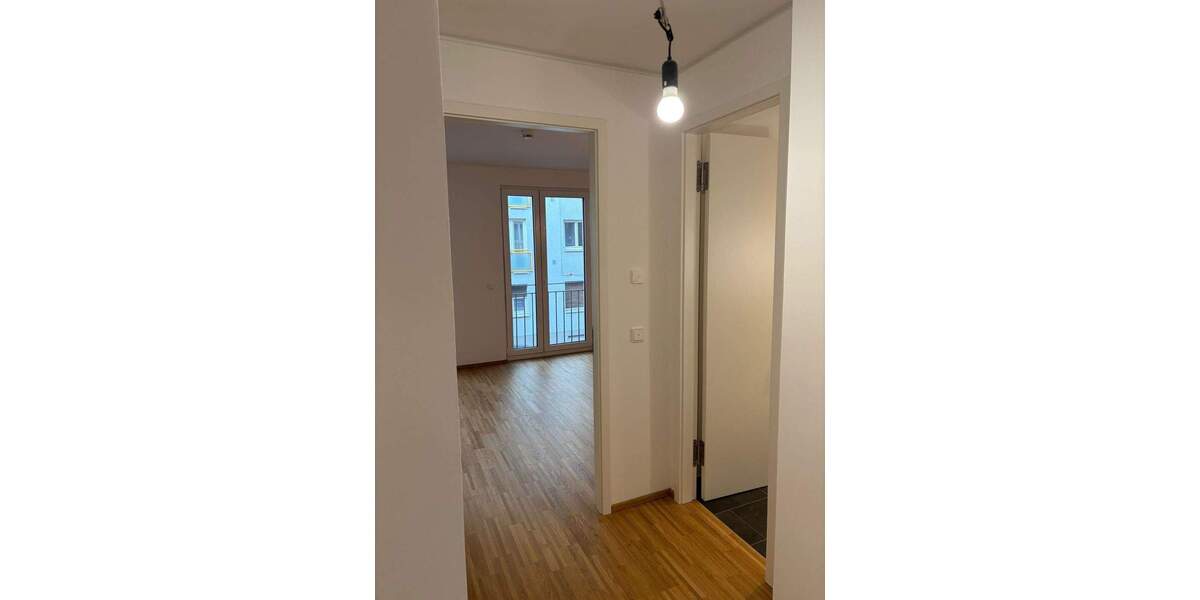 Etagenwohnung Offenbach am Main Hafen - 2 Zimmer, 71 m&sup2;, 1.390&euro; | Angebot:24286067