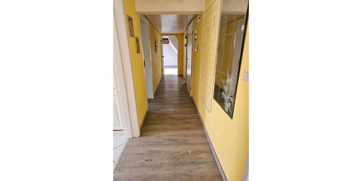 Dachgeschoßwohnung Guxhagen - 3 Zimmer, 100 m&sup2;, 800&euro; | Angebot:26279500
