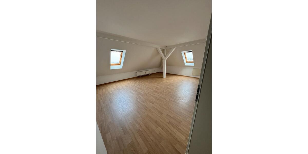 Dachgeschoßwohnung Dresden Cotta - 3 Zimmer, 82 m&sup2;, 1.000&euro; | Angebot:26578294