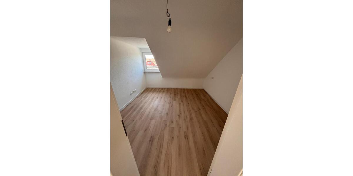 Dachgeschoßwohnung Allmersbach im Tal - 4 Zimmer, 75 m&sup2;, 1.100&euro; | Angebot:26383065