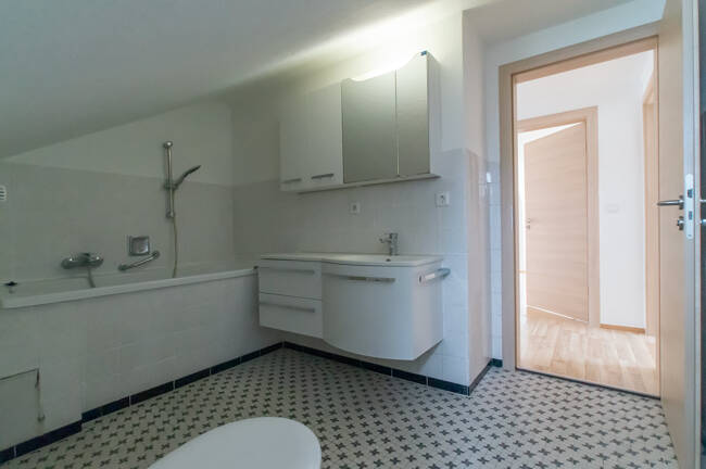 Gemütliche 3 Zimmer Wohnung in einem kleineren Mehrfamilienhaus (Nur 3 Wohnungen)