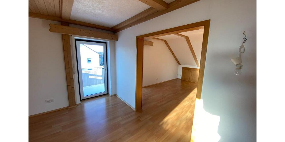 Etagenwohnung Heroldsberg - 3 Zimmer, 94 m&sup2;, 990&euro; | Angebot:25185442