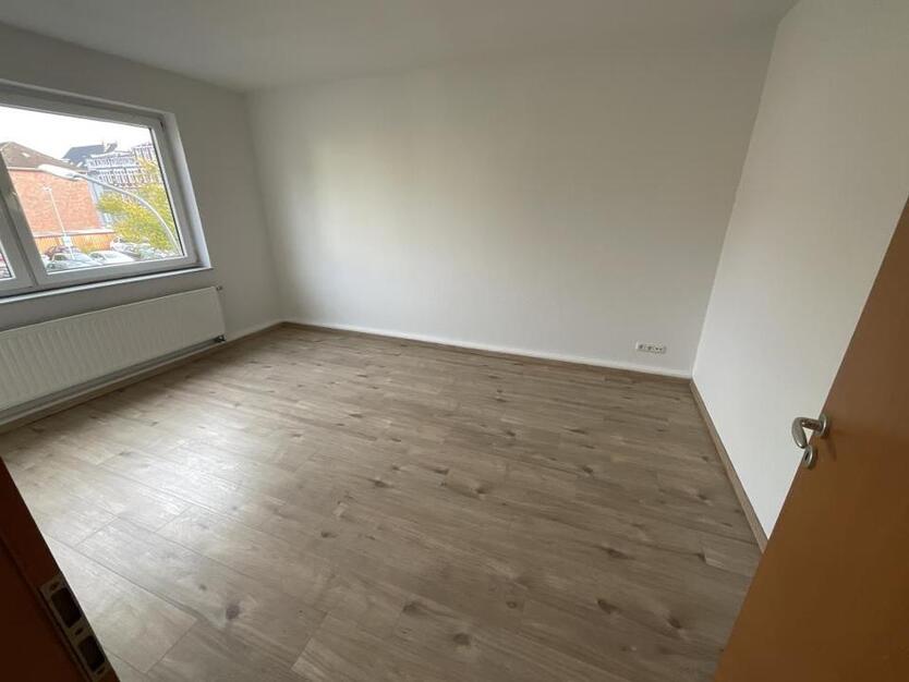 Renovierte 3–ZKB–Balkonwohnung in Heppens zu vermieten! zimmer