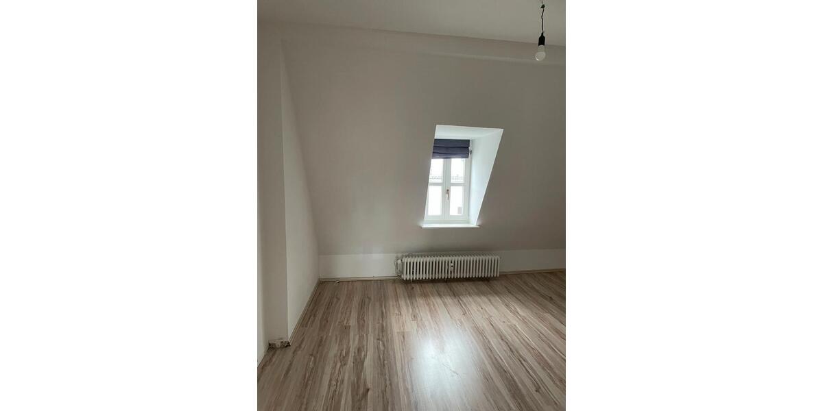 Dachgeschoßwohnung Lüdenscheid - 3.5 Zimmer, 88 m&sup2;, 700&euro; | Angebot:26548250