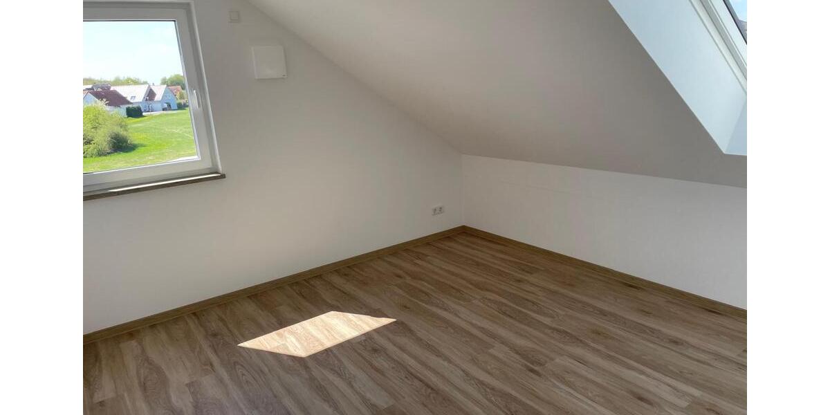 Dachgeschoßwohnung Bad Windsheim - 3 Zimmer, 73 m&sup2;, 850&euro; | Angebot:26296551