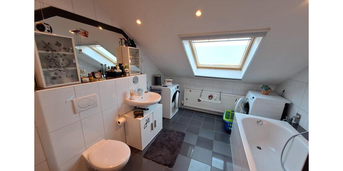 Dachgeschoßwohnung Windeck - 4 Zimmer, 117 m&sup2;, 1.050&euro; | Angebot:25805573