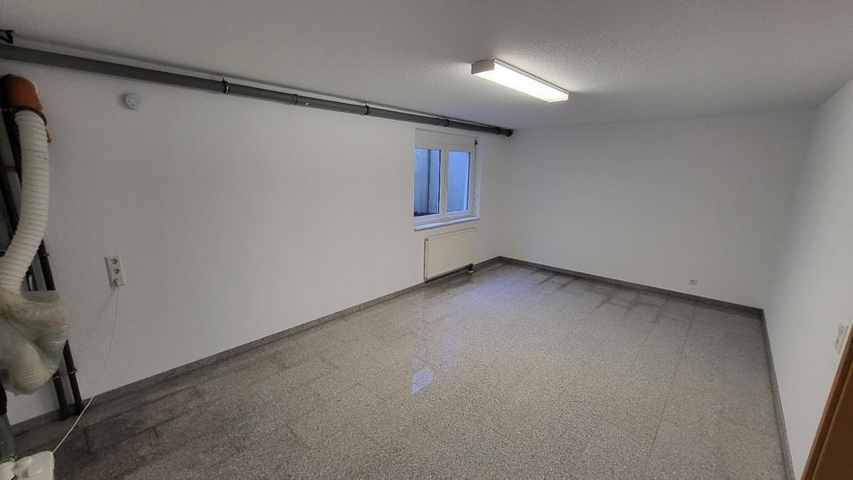 Doppelhaushälfte Kaiserslautern Bahnheim - 6 Zimmer, 246 m&sup2;, 2.040&euro; | Angebot:21981036