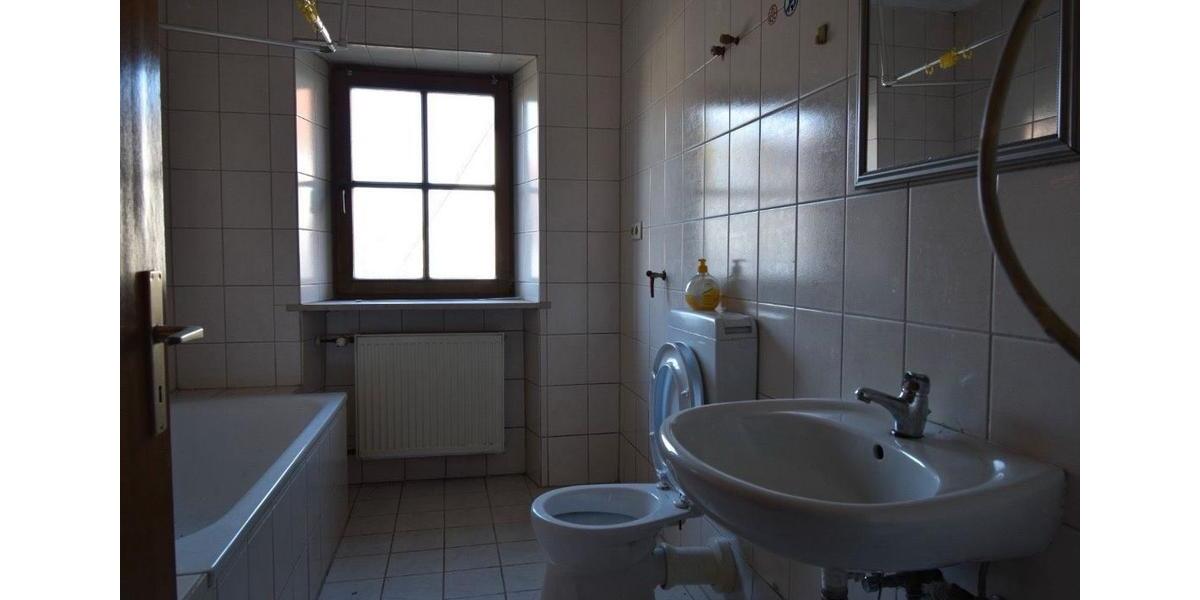 Mehrfamilienhaus, Wohnhaus Bechhofen - 8 Zimmer, 180 m&sup2;, 1.800&euro; | Angebot:24443349