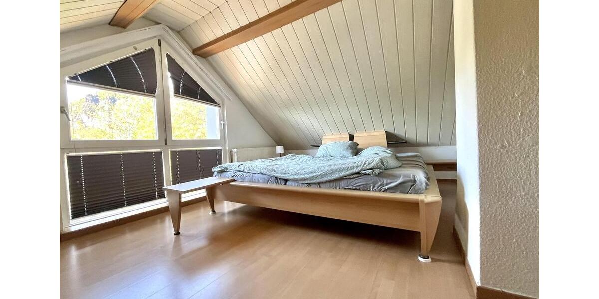 Großzügiges möbliertes Zimmer in WG 1 zimmer