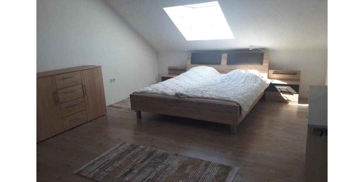 Dachgeschoßwohnung Schmelz - 4 Zimmer, 86 m&sup2;, 1.000&euro; | Angebot:25986605
