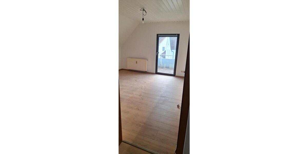 Dachgeschoßwohnung Bopfingen - 4 Zimmer, 72 m&sup2;, 680&euro; | Angebot:25285352