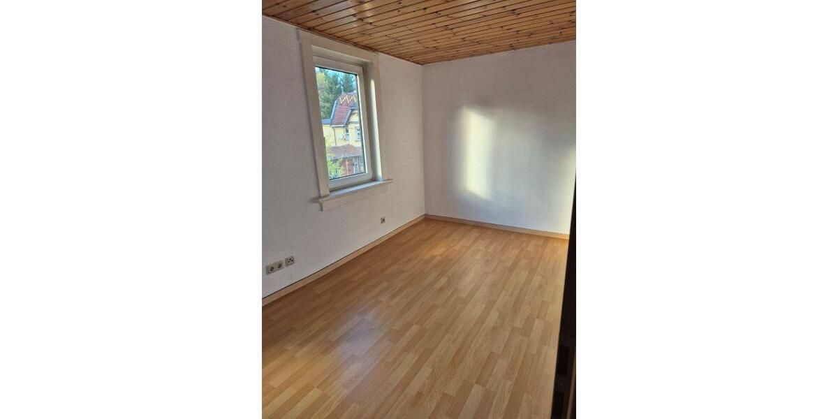 Etagenwohnung Friedrichroda - 3 Zimmer, 86 m&sup2;, 620&euro; | Angebot:26255753