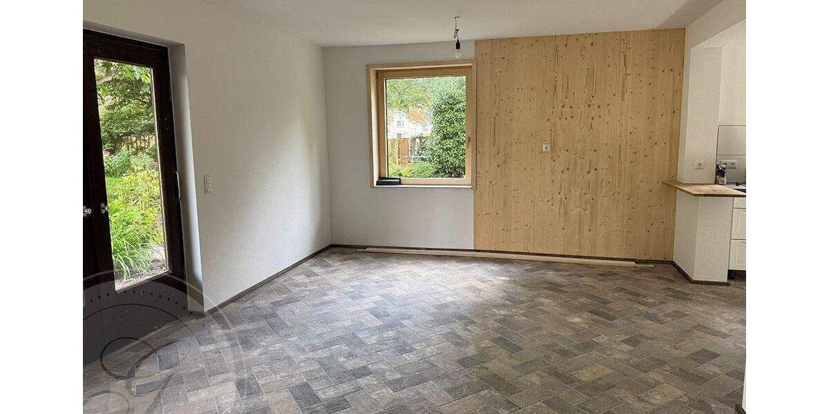 GI - ENDLICH ZUHAUSE: Großzügige Wohnung - EG u. Souterrain WG geeignet 4 zimmer