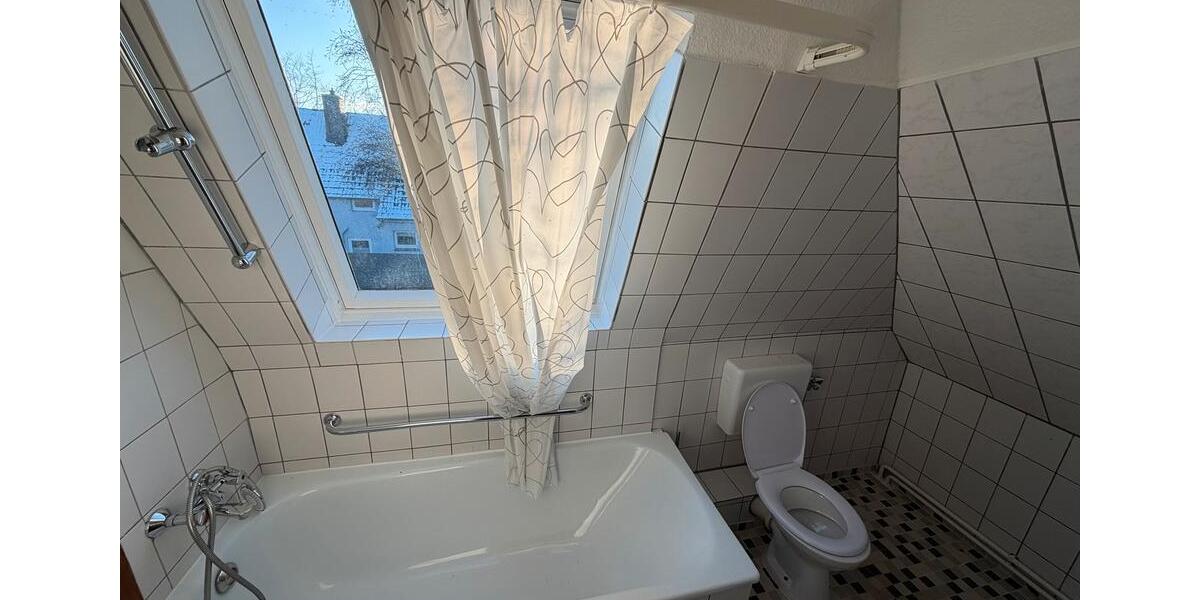 Dachgeschoßwohnung Varel - 3 Zimmer, 61 m&sup2;, 700&euro; | Angebot:25043830
