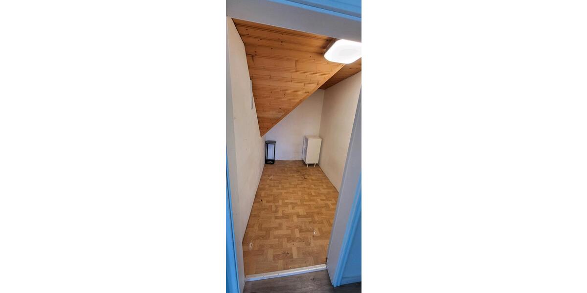 Dachgeschoßwohnung Sundern (Sauerland) - 3 Zimmer, 85 m&sup2;, 750&euro; | Angebot:26038701