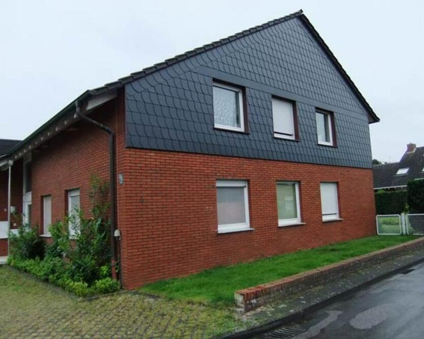 3 Zimmer Wohnung mit Einbauküche und großem Garten