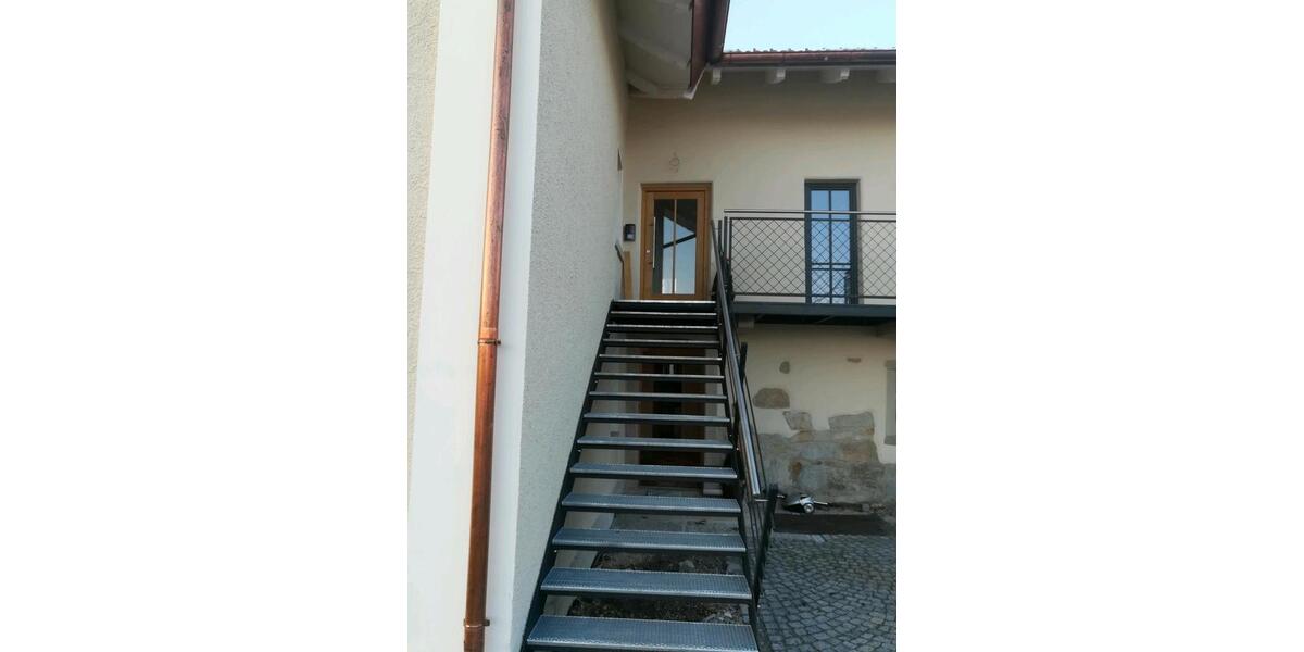 Dachgeschoßwohnung Hutthurm - 1 Zimmer, 82 m&sup2;, 650&euro; | Angebot:24848515