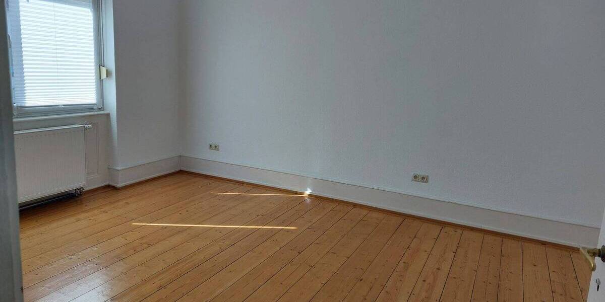 Etagenwohnung Karlsruhe Innenstadt-West - 2 Zimmer, 87 m&sup2;, 800&euro; | Angebot:26127615