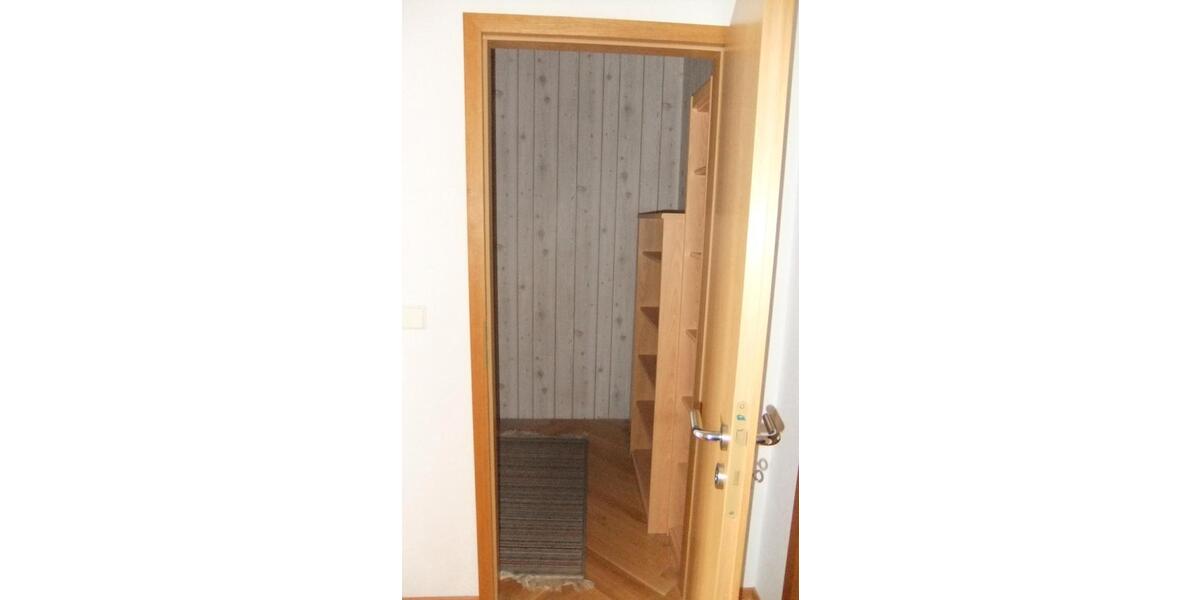 Dachgeschoßwohnung Berlin Mitte - 15 Zimmer, 100 m&sup2;, 468&euro; | Angebot:26366242