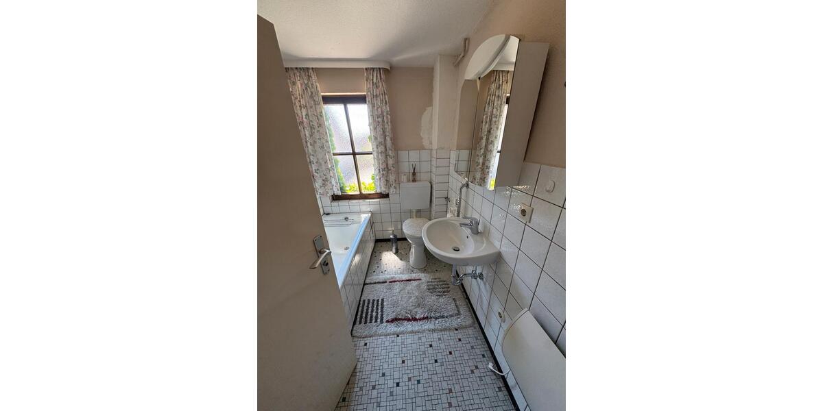 Einfamilienhaus Rottenburg am Neckar - 4 Zimmer, 100 m&sup2;, 1.000&euro; | Angebot:26581930