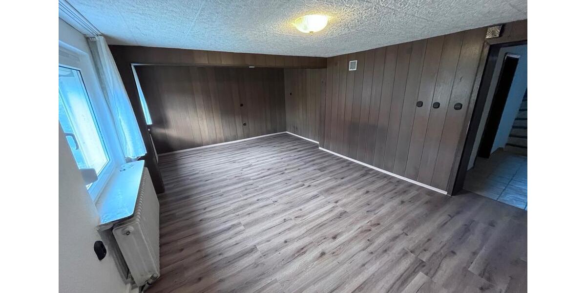 Reihenhaus Delligsen - 7 Zimmer, 195 m&sup2;, 1.050&euro; | Angebot:26225566