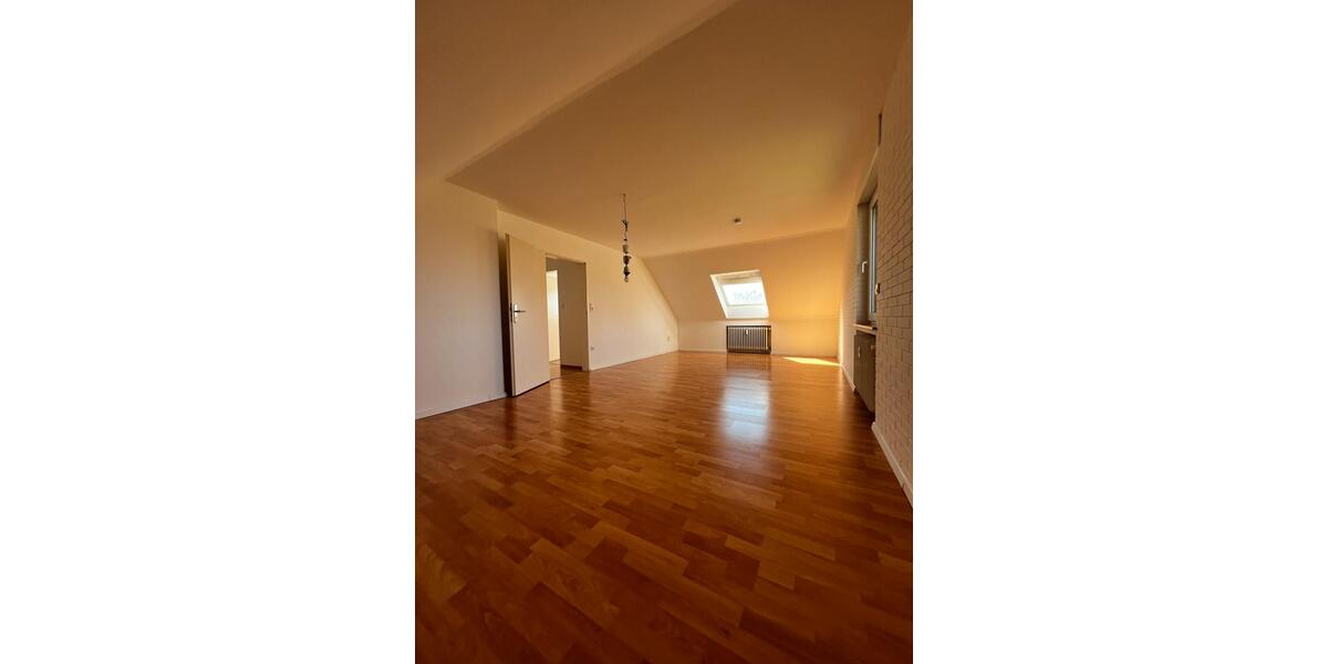 Dachgeschoßwohnung Wuppertal Cronenberg - 3 Zimmer, 64 m&sup2;, 520&euro; | Angebot:26636768