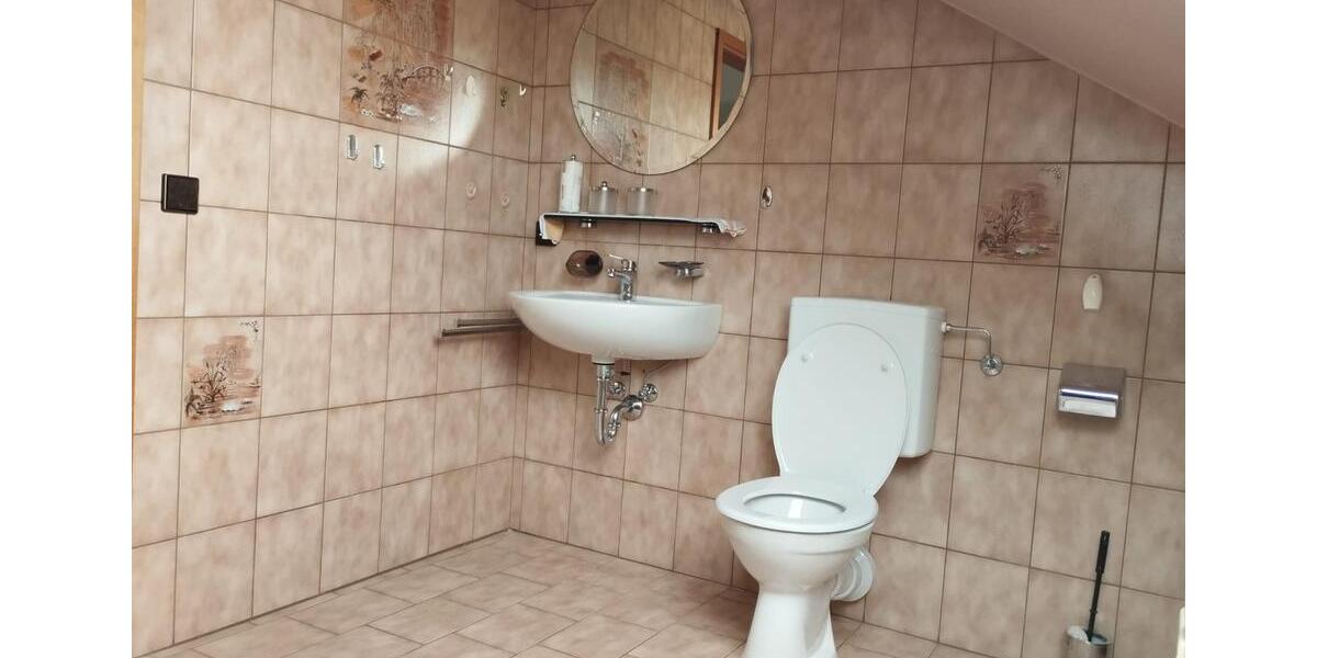 Dachgeschoßwohnung Neresheim - 2 Zimmer, 76 m&sup2;, 700&euro; | Angebot:25990810